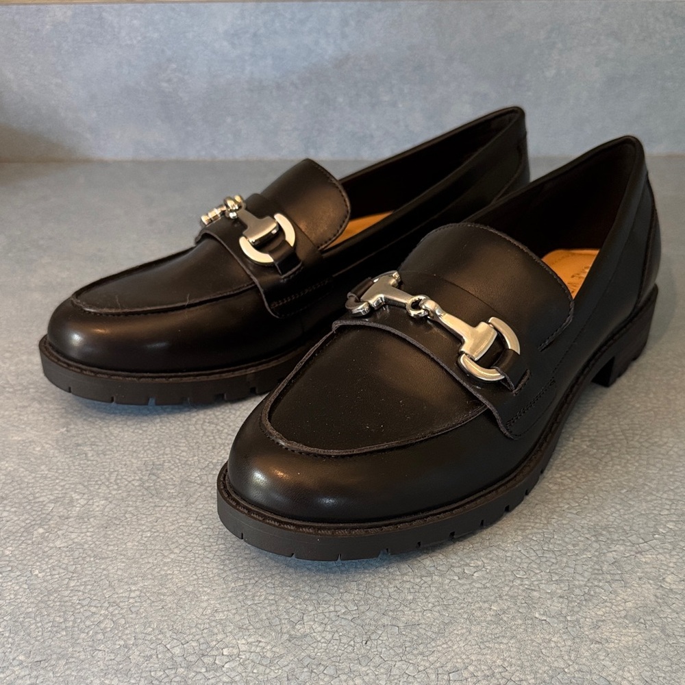 New without Box Nine West Black Loafers with Silver Accents Size 8
